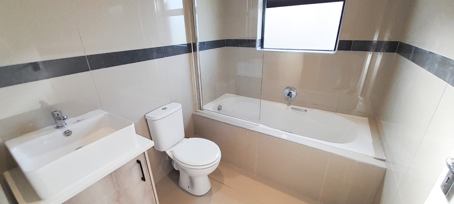 3 Bedroom Property for Sale in Silwood Heights Western Cape